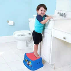 Disney Mickey Mouse Step Stool -Disney Sales Store GUEST dcd086a4 ef41 4207 8d89 deaeb06ab944